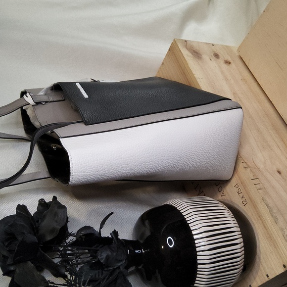 COPY - Michael kors Gemma color block shoulder tote with matching wallet set - Picture 3 of 8